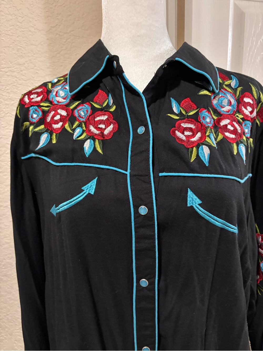 Scully Black Western Shirt with Red Rose Embroidery and Turquoise Piping
